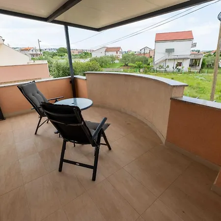 Prázdninový dům Charming Three Bedroom House *