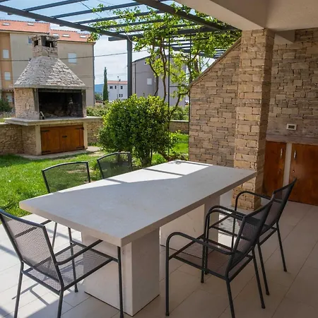 Casa vacanze Charming Three Bedroom House Turanj